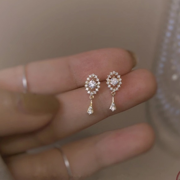 Jewelry - Sterling Silver Gold Oval Tassel Stud Earrings